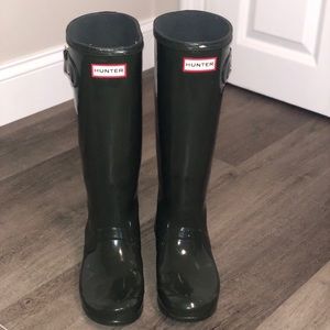 Hunter Tour  tall glossy dark olive boots